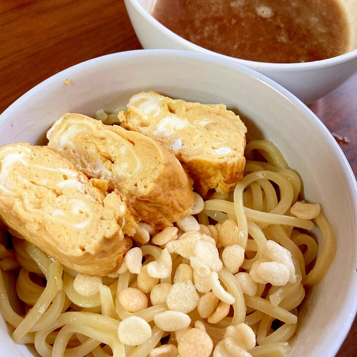 だし巻き卵、あげ玉のせ～つけ麺